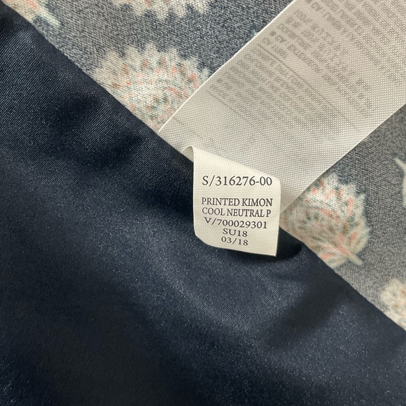 Banana Republic Women Kimono size Small Navy Blue Floral - Picture 6 of 9